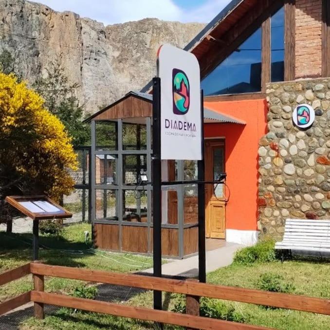 Hotel Lunajuim El Chaltén Zewnętrze zdjęcie